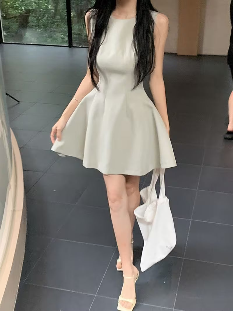 Black Sleeveless Dress for Women, 2026 New Summer Model, Stunning French-style Dress with a Waist-cinching Design for a Effect