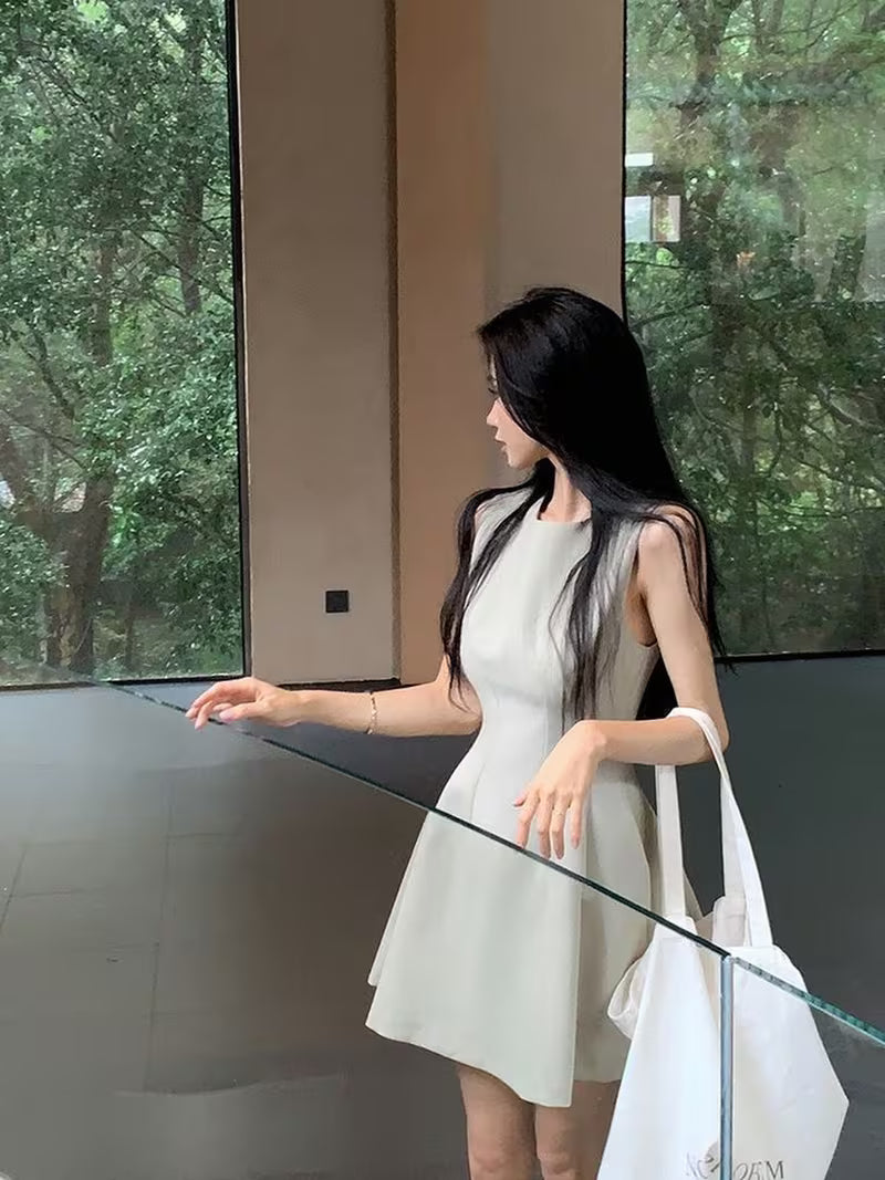 Black Sleeveless Dress for Women, 2026 New Summer Model, Stunning French-style Dress with a Waist-cinching Design for a Effect