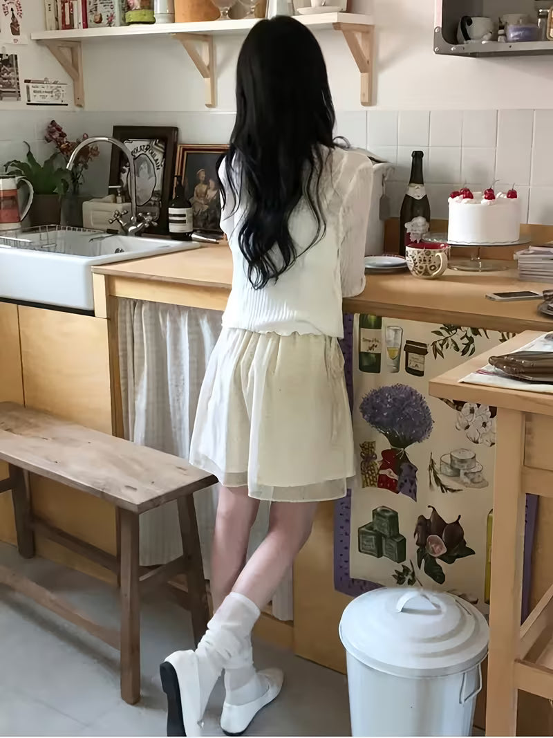 Women'S Korean Style Polka Dot Chiffon Short Skirt with Tie-Up Slit Design - Walking Direction