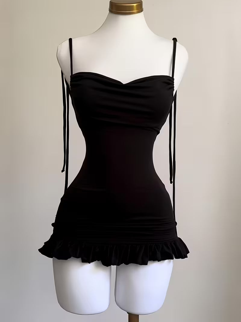 Mini Skirt with Adjustable Shoulder Straps for Versatile Styling. Features Ruffled, Body-hugging, and Swing-neckline Details. Suitable for Shopping, Dates, Queuing, Festivals, Christmas, Halloween, and Valentine's Day Outfits