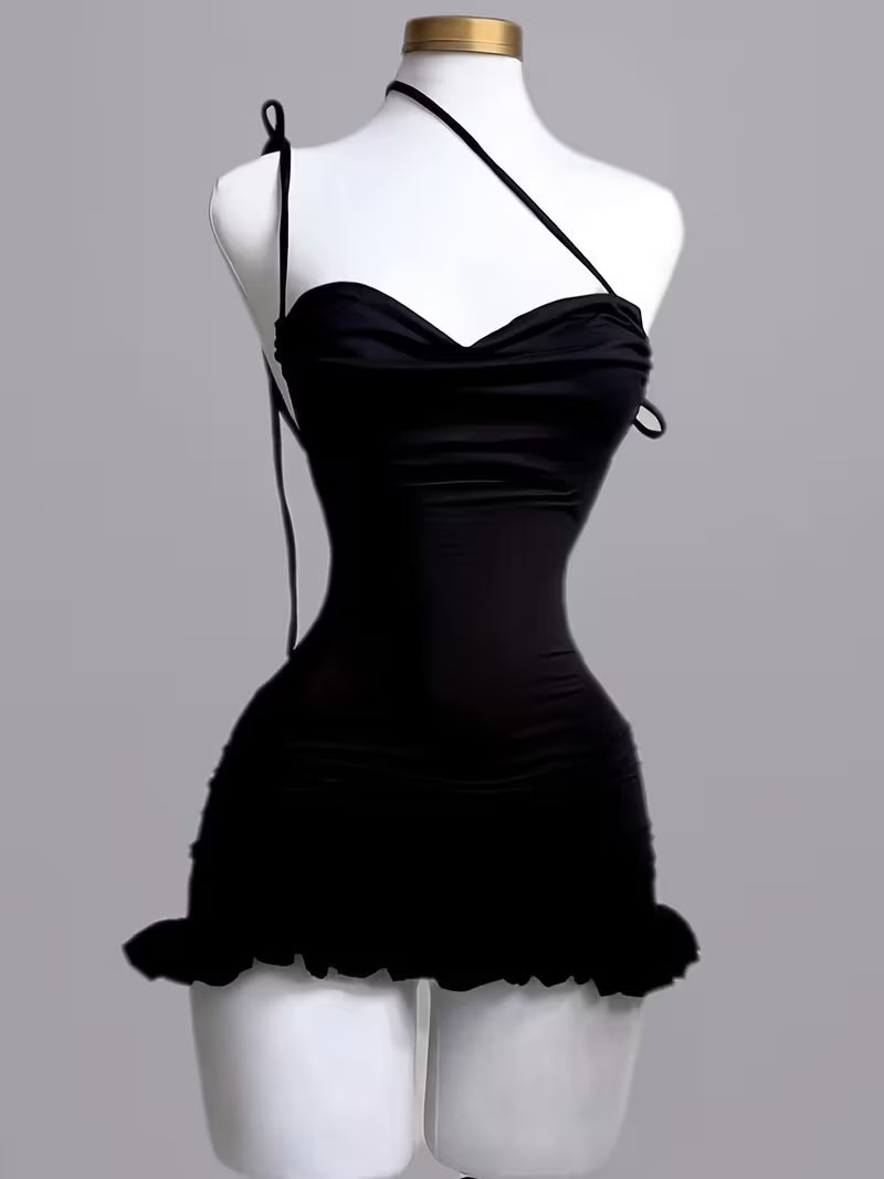 Mini Skirt with Adjustable Shoulder Straps for Versatile Styling. Features Ruffled, Body-hugging, and Swing-neckline Details. Suitable for Shopping, Dates, Queuing, Festivals, Christmas, Halloween, and Valentine's Day Outfits