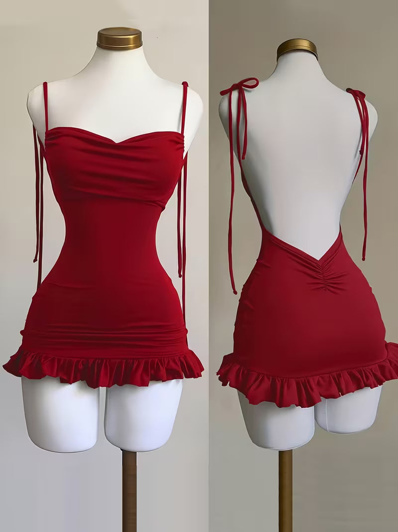Mini Skirt with Adjustable Shoulder Straps for Versatile Styling. Features Ruffled, Body-hugging, and Swing-neckline Details. Suitable for Shopping, Dates, Queuing, Festivals, Christmas, Halloween, and Valentine's Day Outfits