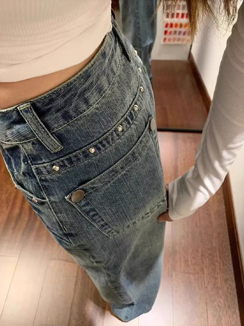 Retro Wash Technique Rivet Wide-Leg Jeans for Women. New Autumn-Winter Style. High-Waisted, Loose-Fitting, Form-Fitting Straight-Leg Pants