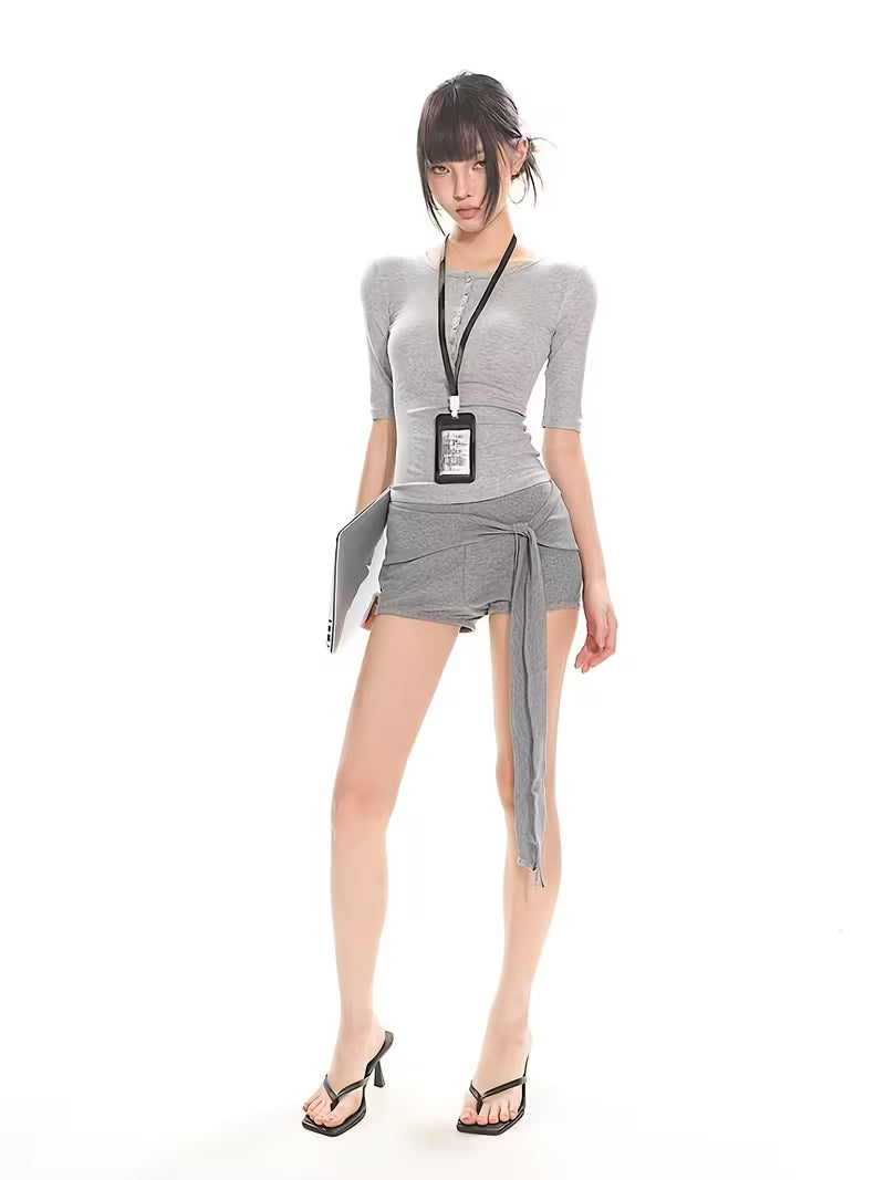 2025 New Sexy Slim-Fit Waist-Defining T-Shirt for Women, Featuring a V-Neck And Button Design, Made from Stretchy And Soft Fabric, Perfect for Evening Dates, Music Festivals, Parties, Travel, Work Commutes, And Everyday Outings