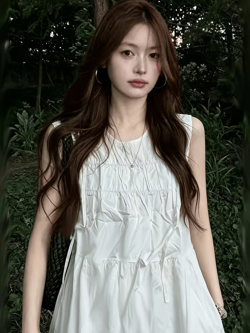 Spring/Summer 2026 New Women's White Cropped Dress, Korean Style Chic Niche Vintage Round Neck Ruched Bow Tie Tie-Up Sleeveless Tank Dress for Petite Women
